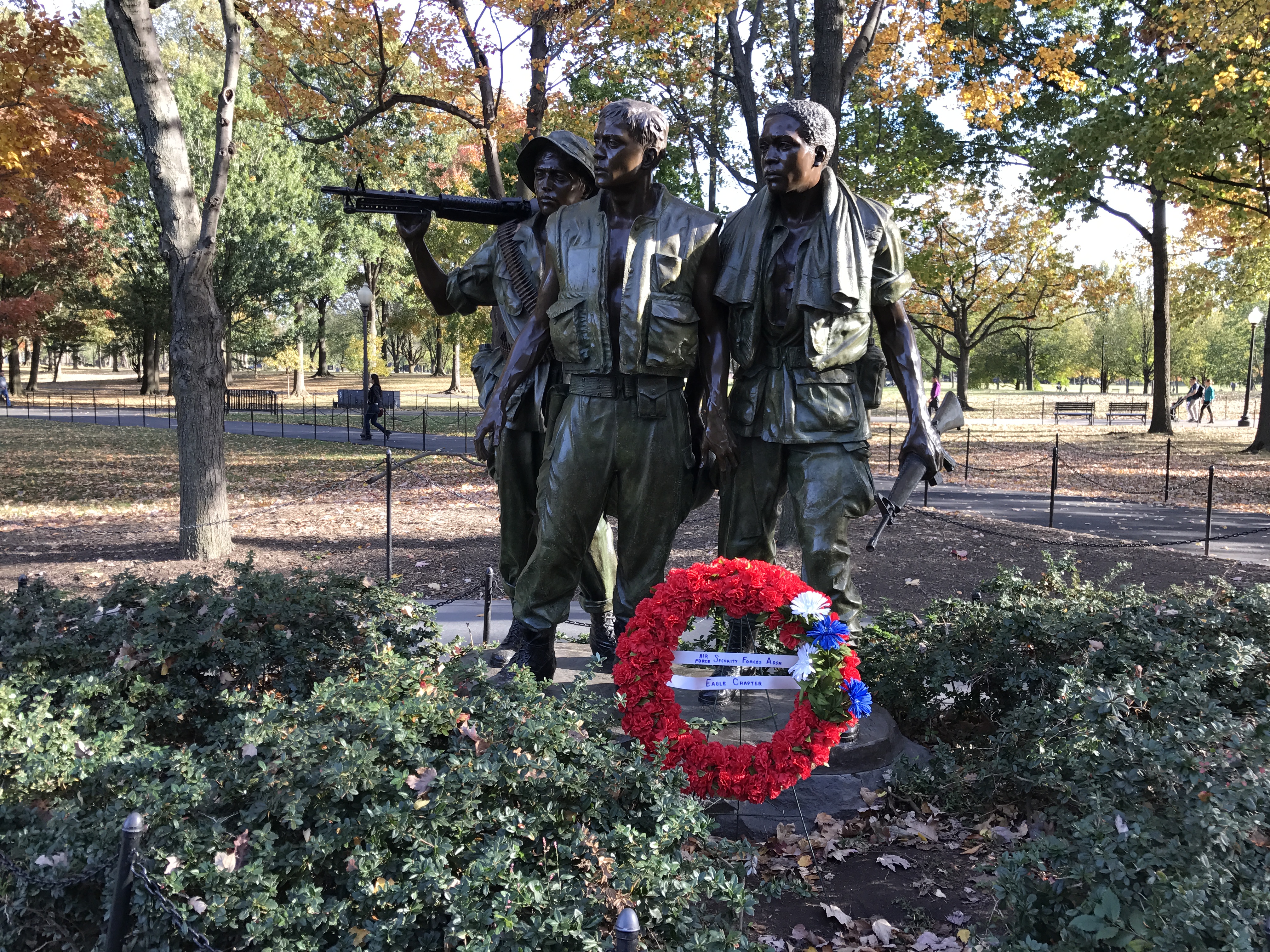 A field trip must always have statue photos!