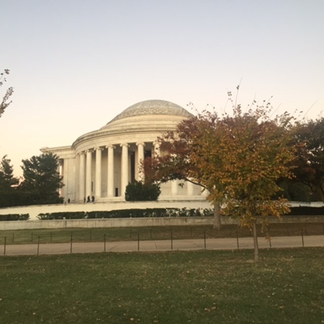 Cook students can't get enough of the Lincoln Memorial.